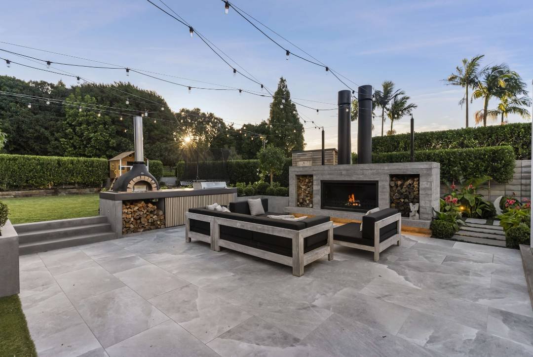 Twin Peak fireplace - Image 8